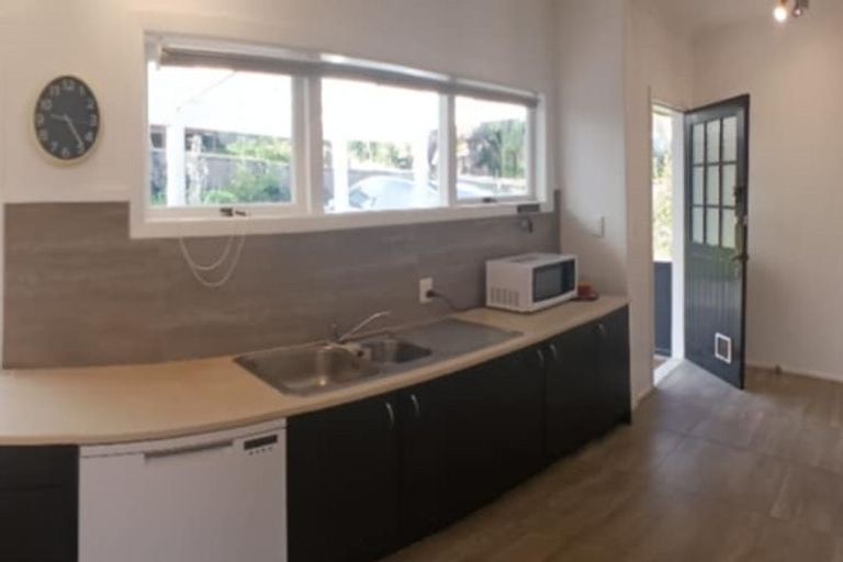 Photo of property in 235b Titirangi Road, Titirangi, Auckland, 0604