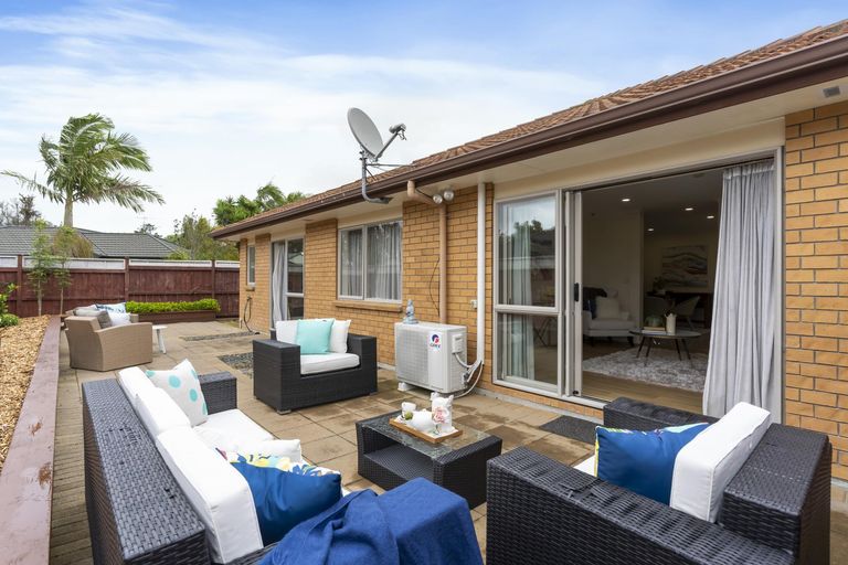 Photo of property in 48 Blackwood Drive, Wattle Downs, Auckland, 2103