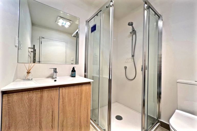 Photo of property in 57 Morihana Close, Glen Eden, 0602