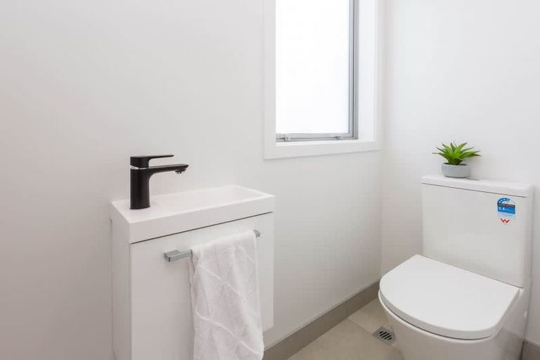 Photo of property in 44d Pine Avenue, Upper Hutt Central, Upper Hutt, 5018