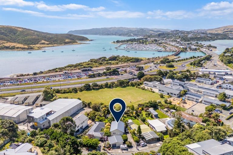 Photo of property in 17 Paremata Crescent, Paremata, Porirua, 5024