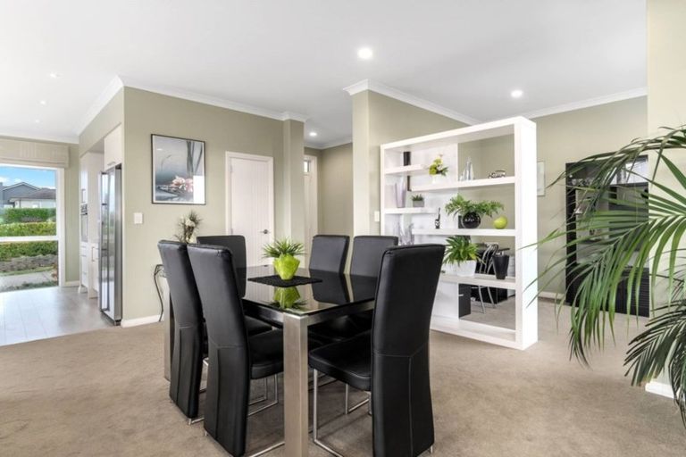 Photo of property in 2 Lynley Park Drive, Omokoroa, 3114