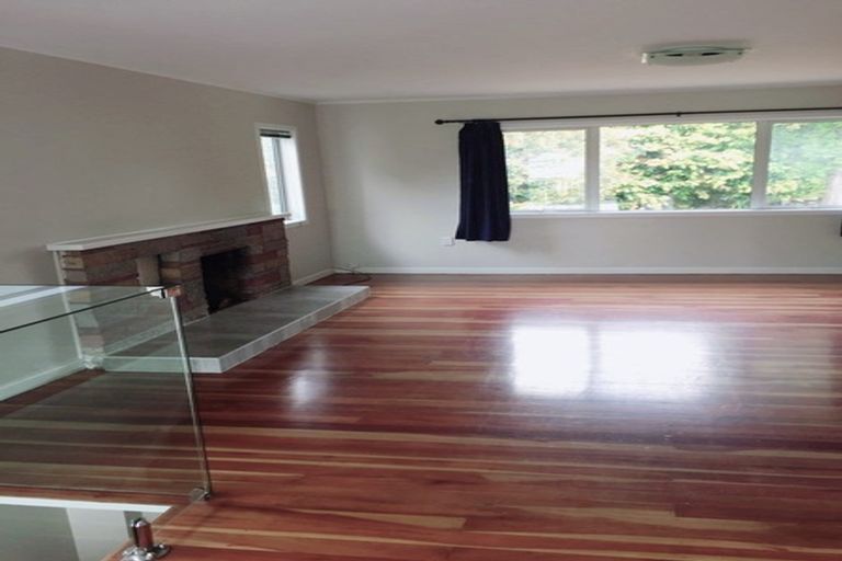 Photo of property in 26 Tawhana Crescent, Red Beach, 0932