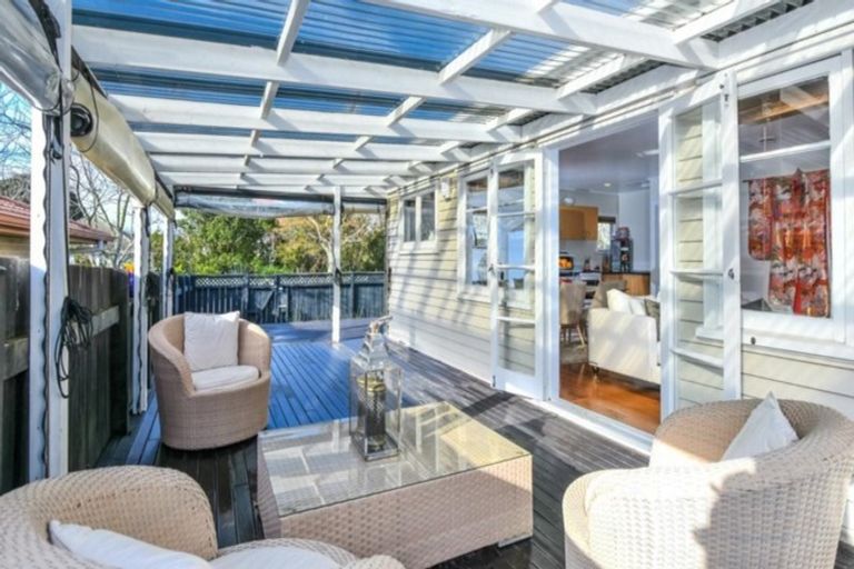 Photo of property in 40a Riro Street, Point Chevalier, Auckland, 1022