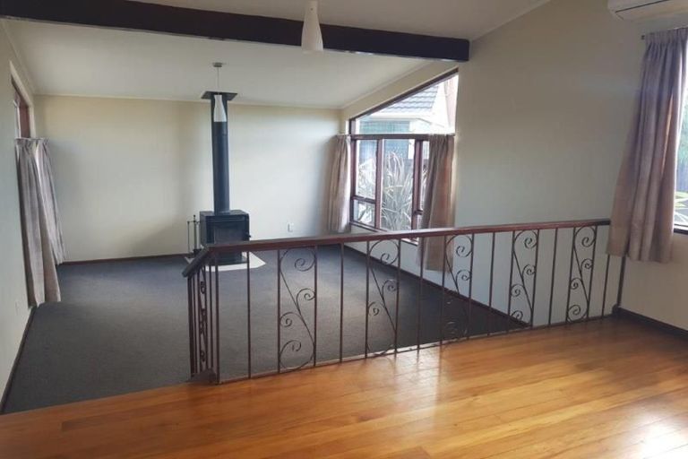 Photo of property in 21 Rosanna Place, Aranui, Christchurch, 8061