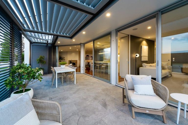 Photo of property in 3a Kowhai Road, Mairangi Bay, Auckland, 0630