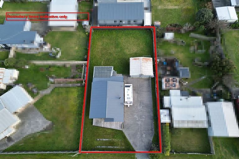 Photo of property in 2 Huia Street, Foxton Beach, Foxton, 4815