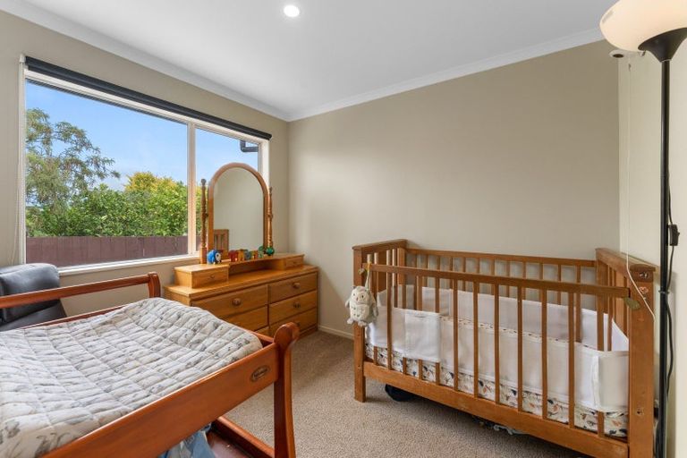 Photo of property in 28 Leander Place, Milson, Palmerston North, 4414