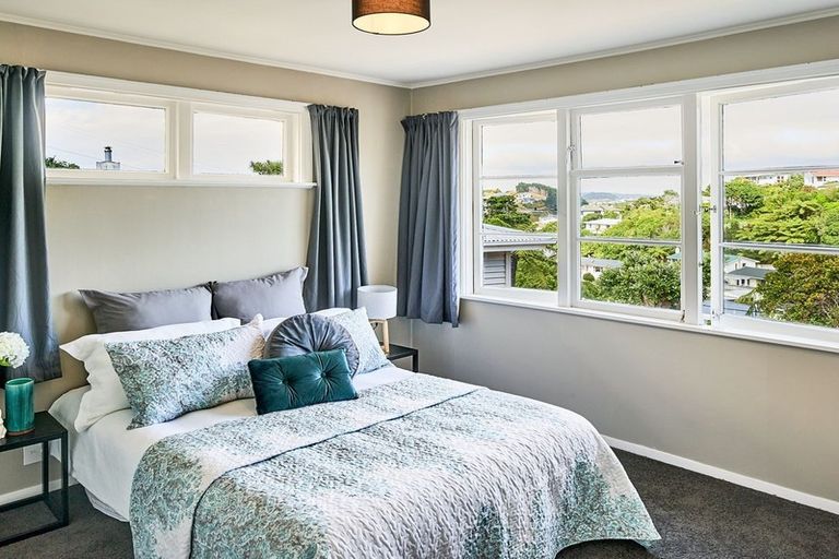 Photo of property in 63 Salford Street, Newlands, Wellington, 6037