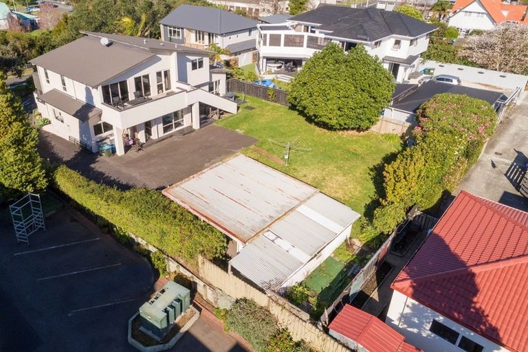 Photo of property in 337 Devonport Road, Tauranga, 3110