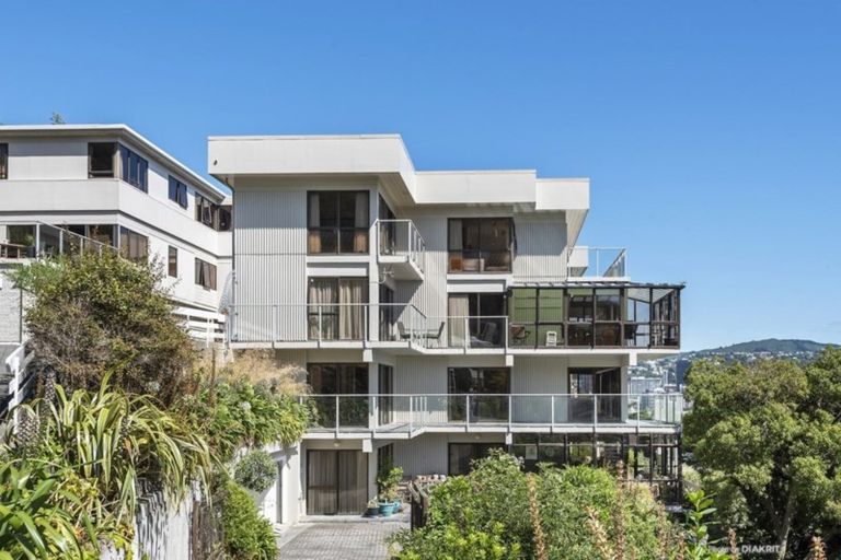 Photo of property in 1/9 Wilkinson Street, Oriental Bay, Wellington, 6011