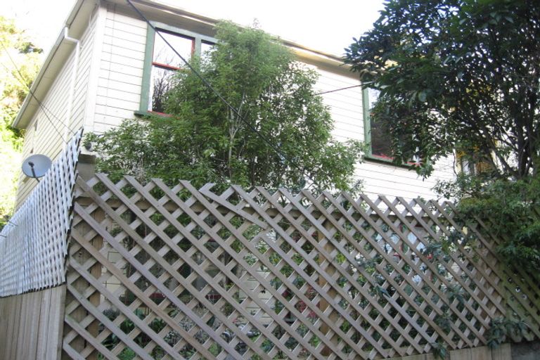 Photo of property in 129 Glenmore Street, Kelburn, Wellington, 6012