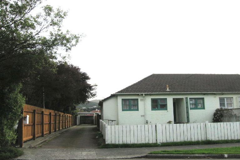 Photo of property in 2/27 Athlone Crescent, Avalon, Lower Hutt, 5011