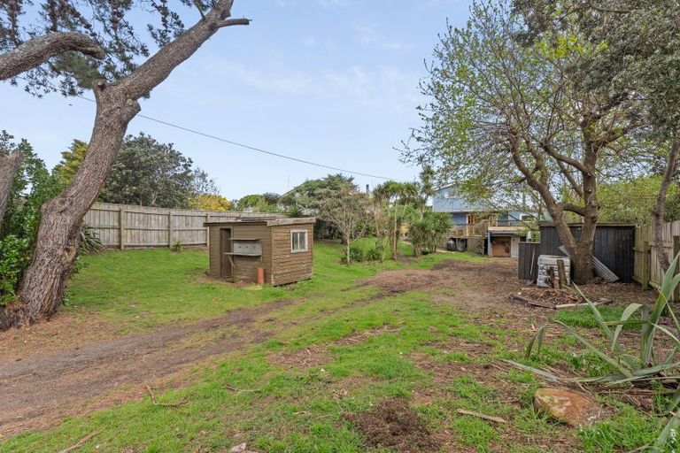 Photo of property in 16 Arthur Street, Waikawa Beach, Levin, 5573