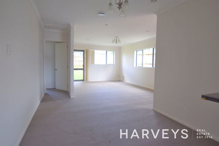 Photo of property in 16b Airdrie Road, Ranui, Auckland, 0612