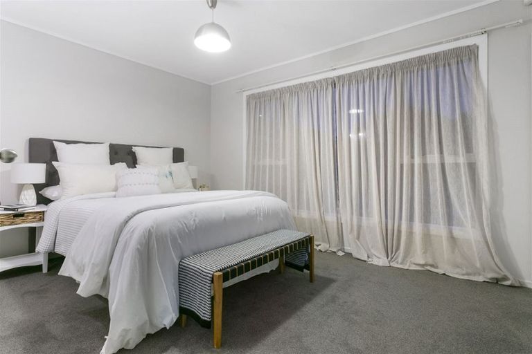 Photo of property in 1/111 Sylvan Avenue, Northcote, Auckland, 0627