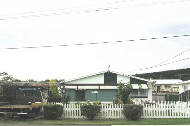 Photo of property in 13b Mangaroa Hill Road, Maoribank, Upper Hutt, 5018