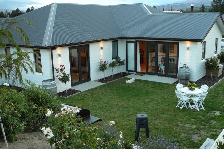 Photo of property in 8 Chandler Crescent, Clyde, 9330