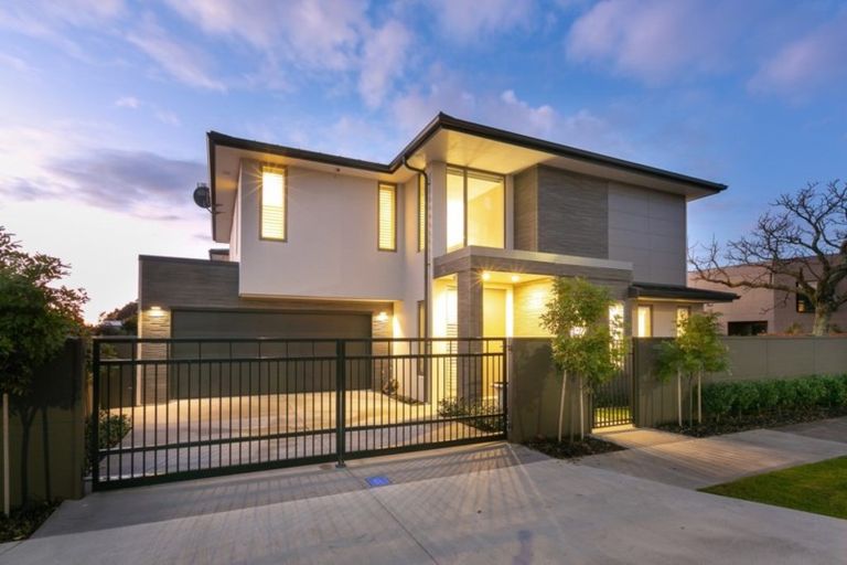 Photo of property in 14 Autere Street, Strandon, New Plymouth, 4312