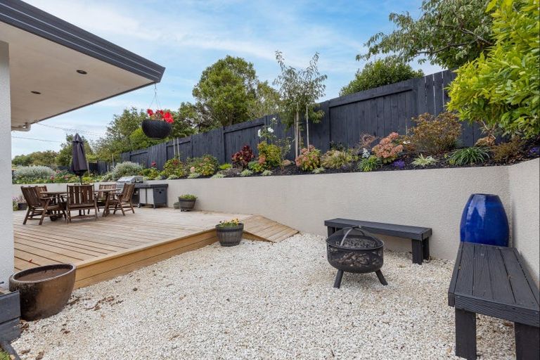 Photo of property in 11 Ruapehu Drive, Fitzherbert, Palmerston North, 4410