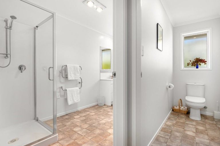 Photo of property in 124 Rowesdale Drive, Ohauiti, Tauranga, 3112