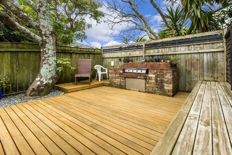 Photo of property in 42 Hellyers Street, Birkdale, Auckland, 0626