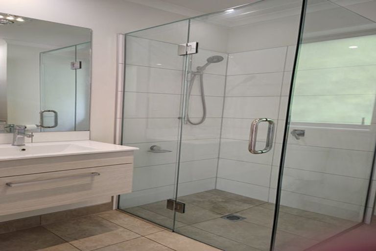 Photo of property in 47 Isobel Road, Greenhithe, Auckland, 0632