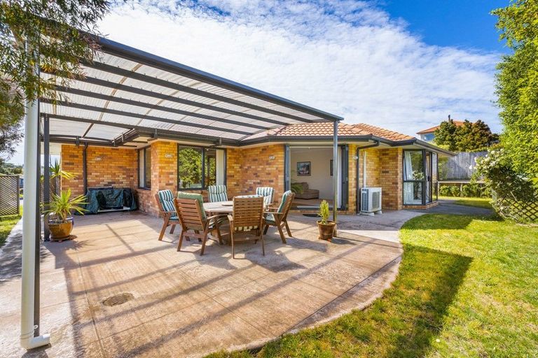 Photo of property in 20 Anchorite Way, Red Beach, 0932