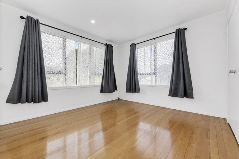 Photo of property in 11 Sunnyside Crescent, Papatoetoe, Auckland, 2025
