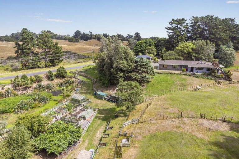 Photo of property in 168 Te Hapua Road, Te Horo, Otaki, 5581
