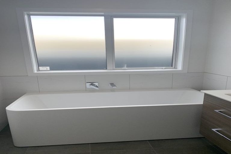 Photo of property in 35 Karearea Avenue, Kenepuru, Porirua, 5022