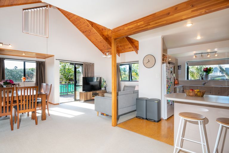 Photo of property in 3 Vintners Close, Huapai, Kumeu, 0810