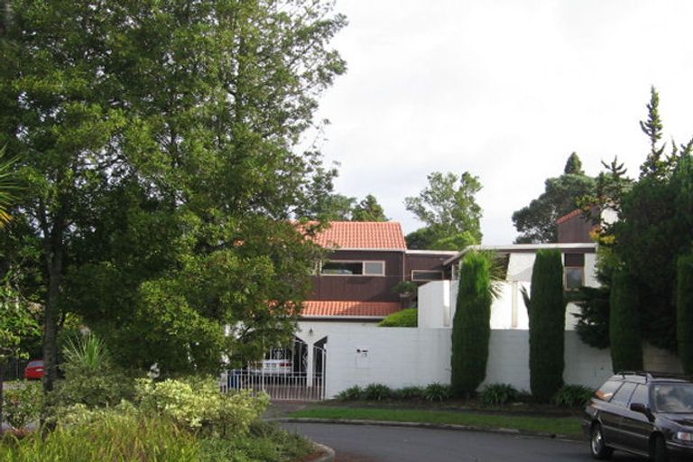 Photo of property in 13 Langstone Place, Chatswood, Auckland, 0626