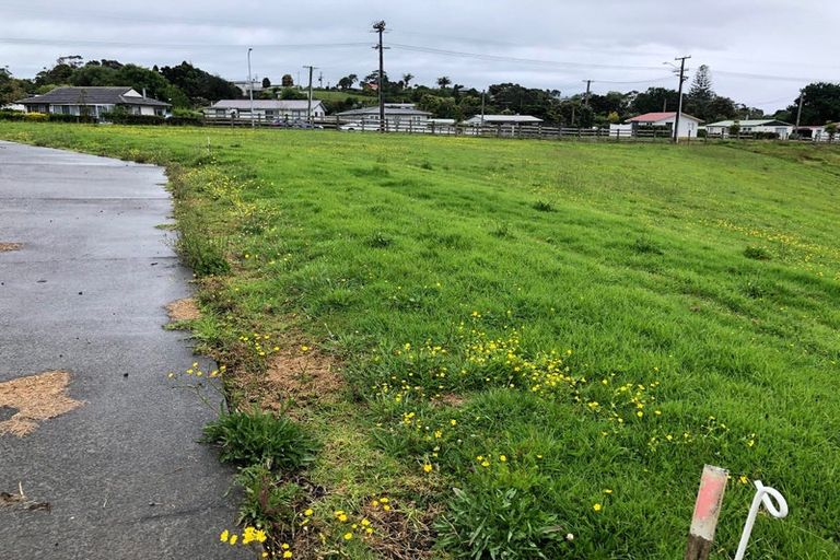 Photo of property in 26 Orere Point Road, Orere Point, 2585