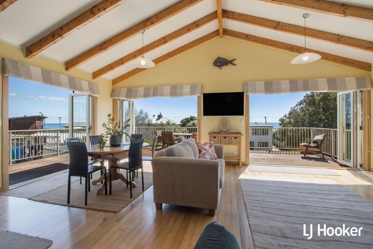 Photo of property in 281 Seaforth Road, Waihi Beach, 3611