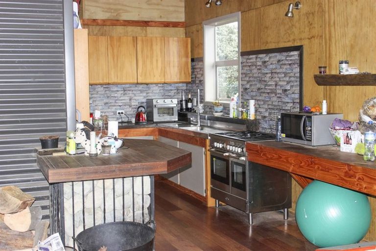 Photo of property in 45 Tihaka Beach Road, Longwood, Riverton, 9881