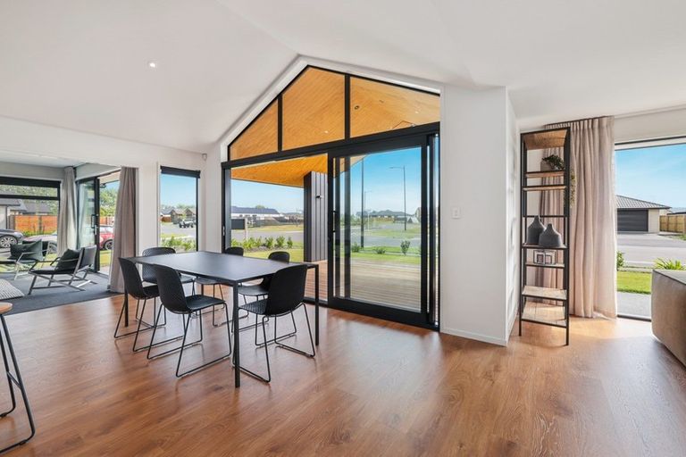 Photo of property in 16 Whitburn Avenue, Halswell, Christchurch, 8025