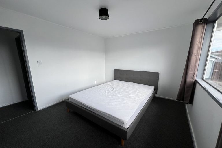 Photo of property in 2/6 Edwin Freeman Place, Ranui, Auckland, 0612