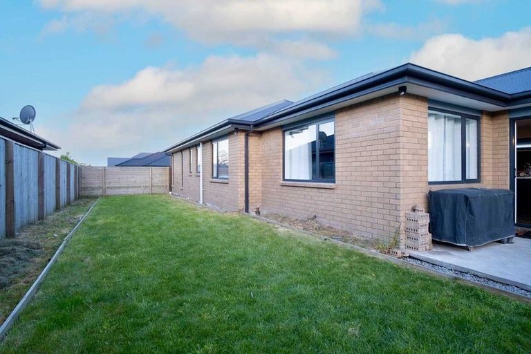 Photo of property in 21 Tara Crescent, Woodend, 7610