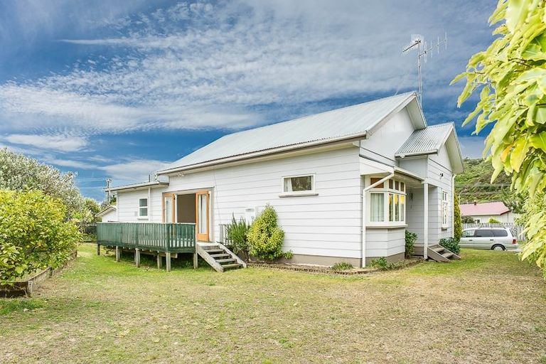 Photo of property in 2 Lorien Court, Raumati Beach, Paraparaumu, 5032