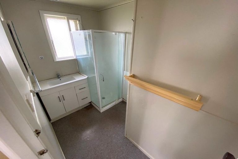 Photo of property in 17 Vickers Crescent, Mangere, Auckland, 2022