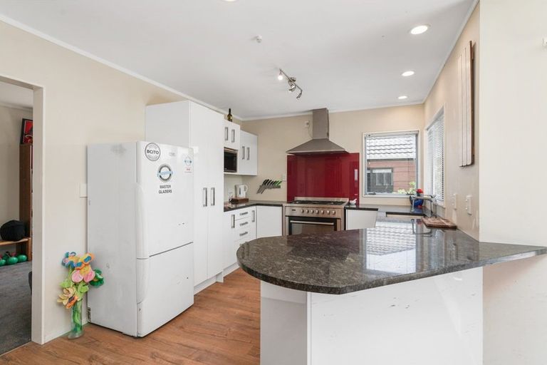 Photo of property in 7 Westridge, Camborne, Porirua, 5026