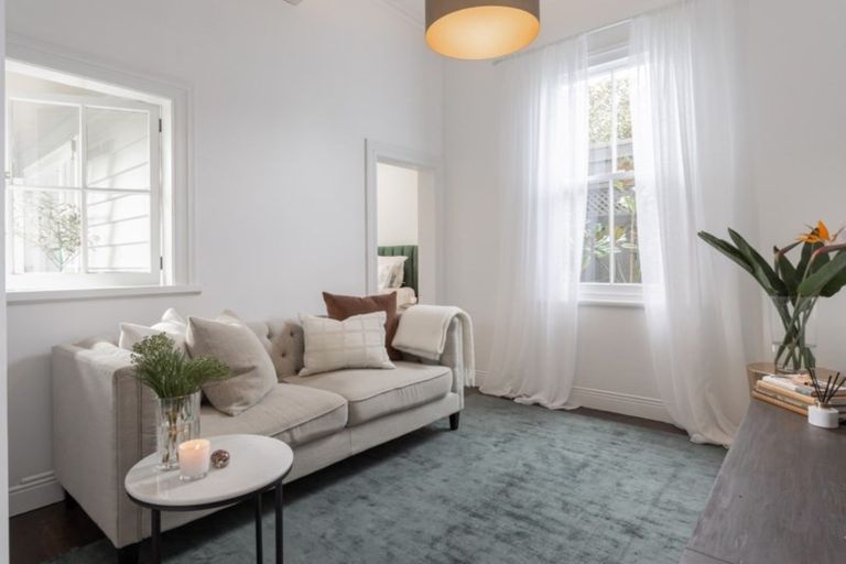 Photo of property in 2/2 Calliope Road, Devonport, Auckland, 0624