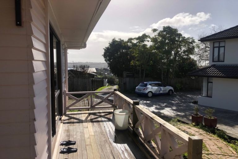 Photo of property in 572 Beach Road, Rothesay Bay, Auckland, 0630