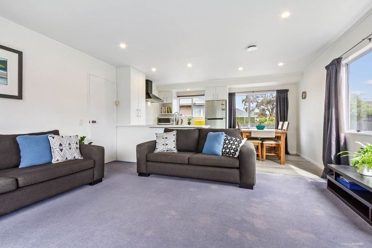 Photo of property in 1/12 Brookfield Road, Te Atatu Peninsula, Auckland, 0610