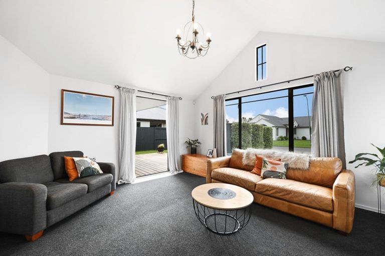 Photo of property in 6 Acton Vale, Rototuna North, Hamilton, 3210