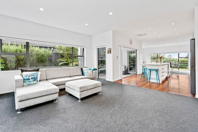 Photo of property in 22 Stace Hopper Drive, One Tree Point, 0118