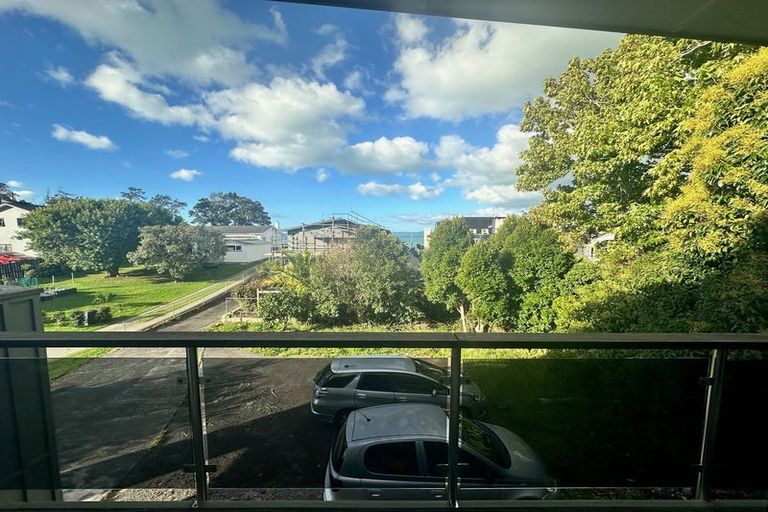 Photo of property in 44a Marine Parade, Mellons Bay, Auckland, 2014