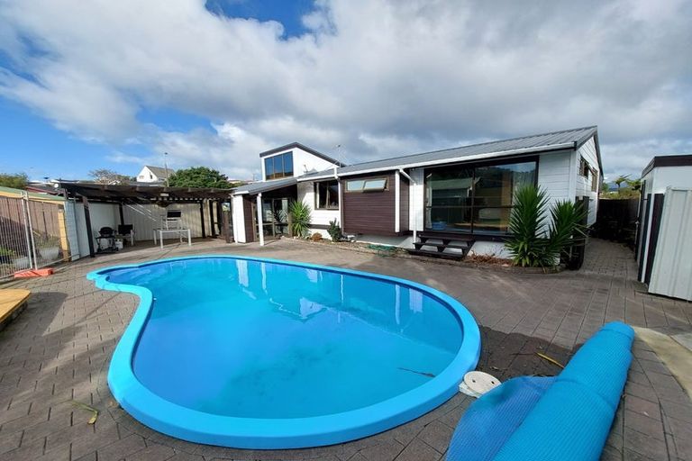 Photo of property in 8 Marchant Place, Westown, New Plymouth, 4310