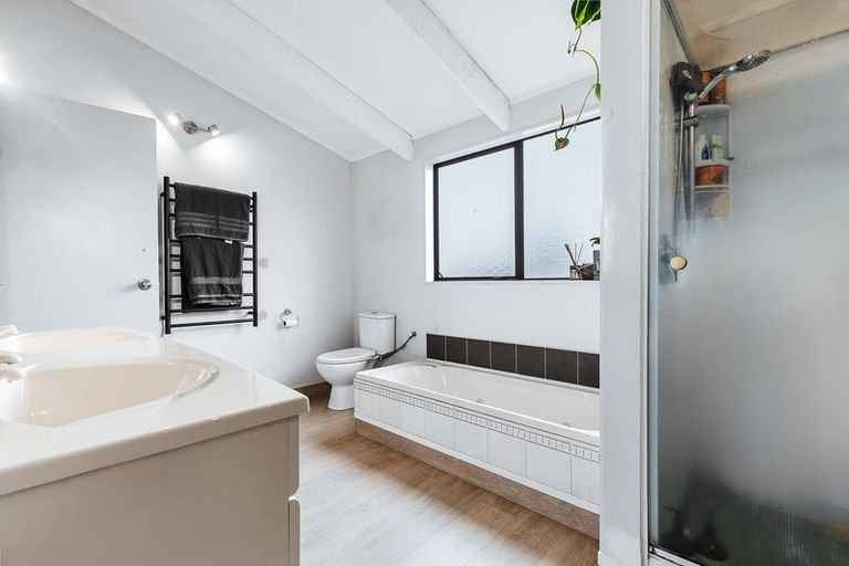 Photo of property in 83 Harvey Street, Waipahihi, Taupo, 3330